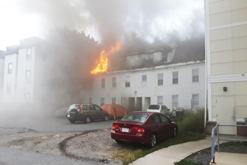 Explosões de gás atingem mais de 60 prédios em três cidades americanas