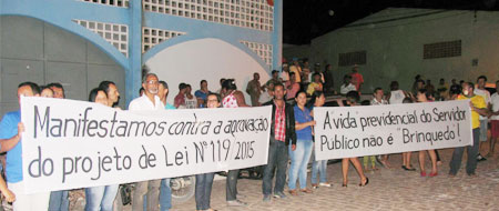 Após desfalque de mais de 1 Milhão prefeito de Ibicoara é pressionado por oposição e servidores