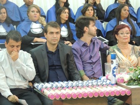 Vereador Alessandro Lôbo é paraninfo da turma de Gestão Hospitalar da UNOPAR