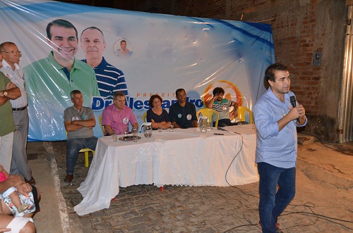 Eleições 2016: Alessandro Lôbo participa de reunião no bairro São Félix