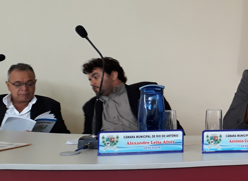 Em Rio do Antônio vereador e filho do prefeito pode perder o cargo ainda este mês por excesso de faltas