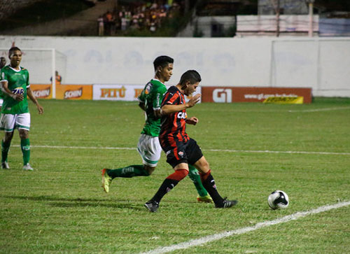 Marinho marca golaço, mas Vitória fica no empate diante do Conquista pelo Baianão