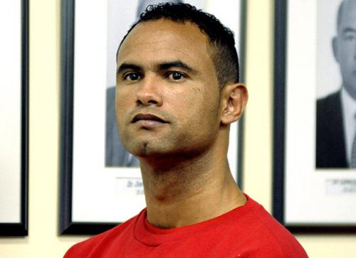 Goleiro Bruno consegue habeas corpus do STF e deve sair de presídio