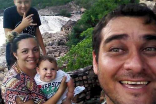 Quatro ocupantes de uma carreta, todos da mesma família,  morrem após veículo capotar em Conquista