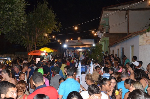 Eleições 2016: Alessandro Lôbo realiza caminhada e comício no Bairro Baraúnas