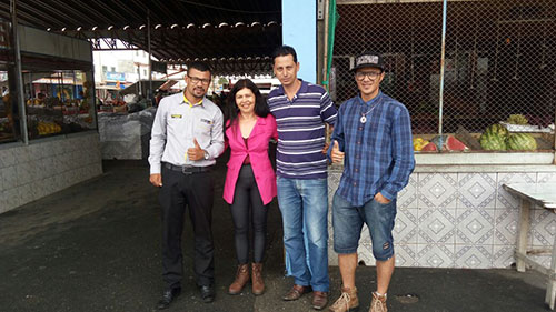 Grupo Amigos do Patagônia visitam a feira livre do bairro