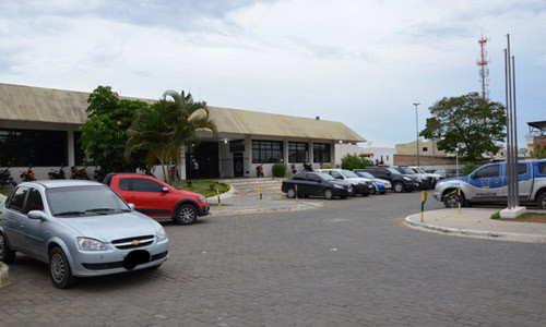 Adolescente  tenta roubar bicicleta e é amarrado em poste por populares; polícia evitou linchamento