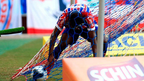 Na raça! Vitória perde Ba-Vi, mas aproveita vantagem e é campeão baiano na Fonte Nova