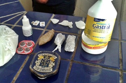 Polícia Civil apreende drogas e chips que seriam destinados a presos