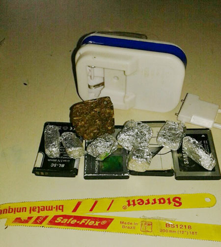 Polícia intercepta drogas e outros objetos que chegariam aos presos em Brumado