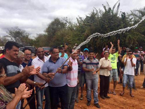 Povoado de Moreira e Mandacaru em Maetinga são beneficiadas com água encanada