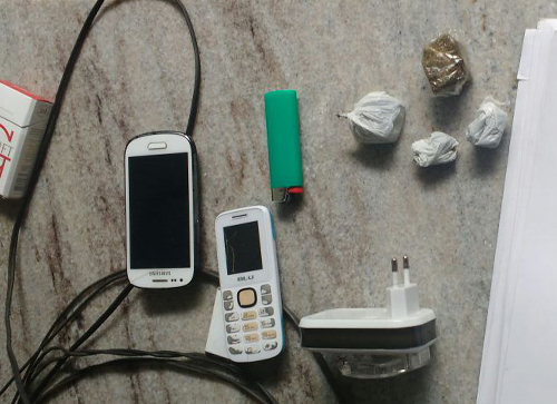 Polícia encontra drogas e celulares em celas da delegacia de Barra da Estiva