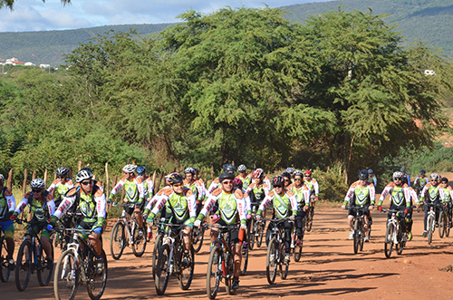 Em busca de emprego no Parque Eólico centenas de pessoas vão ao SineBahia em Brumado