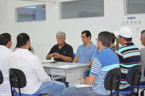 Eduardo ‘antecipa’ a sua gestão e se reúne com equipe de saúde para fazer funcionar a UTI Em Brumado