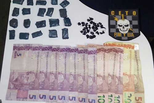 Mulher é presa após ser encontrada 25 pedras de crack em sua vagina em Guanambi