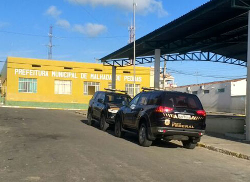 PF realiza operação contra fraude em transporte escolar cumpre mandados em Malhada de Pedras e outras cidades da Bahia