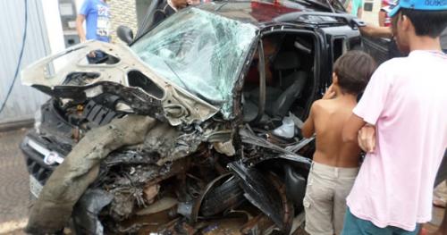 Acidente no Centro de Ibiassucê deixa um morto e três feridos