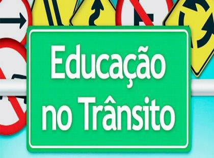 Coordenação de Educação no Trânsito de Brumado desenvolve campanha alertando para a importância de não jogar lixo nas ruas