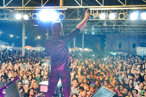 Festa de aniversário de 54 anos de Aracatu é marcada por grande show gospel