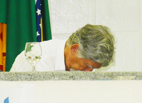 MP denuncia ex-prefeito Eduardo Vasconcelos; Ele rebate a denúncia