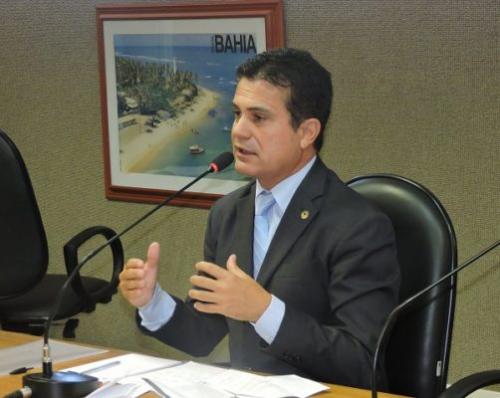 Eleito por unanimidade, Eduardo Salles assume presidência da Comissão de Agricultura da ALBA