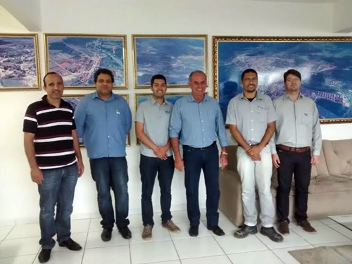 Prefeito Aguiberto se reúne com representantes da FCA para resolver a questão da Ponte do São Félix