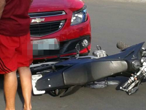 Mais um acidente envolvendo carro e moto é registrado no Centro