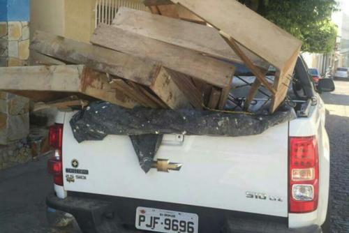 Bandidos armados e encapuzados invadem Centro Espírita em Brumado e rouba veículo de um dos frequentadores