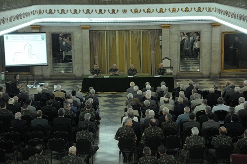Comandante do Exército pede coesão em palestra a cem generais no Rio