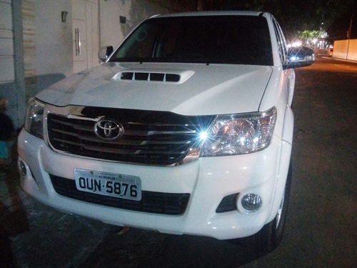 Hilux com placa de licenciamento de Brumado foi tomada de assalto próximo a Ibotirama