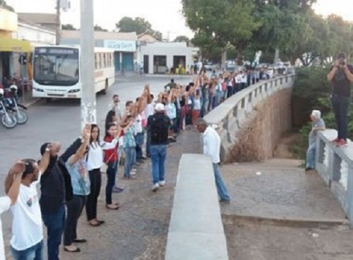 Barreiras: Moradores dão ‘grande abraço’ para defender o Rio Grande