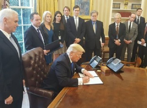 Trump vai ordenar a construção do muro na fronteira com o México