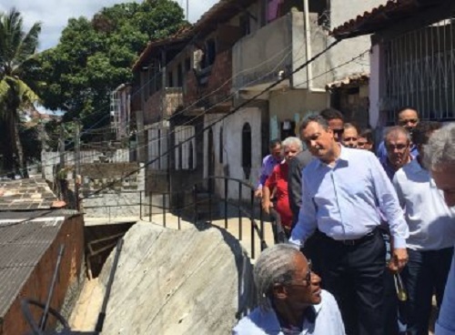 Rui empina pipa e evita comentar escolha de secretários: ‘Hoje de tarde tem posse’