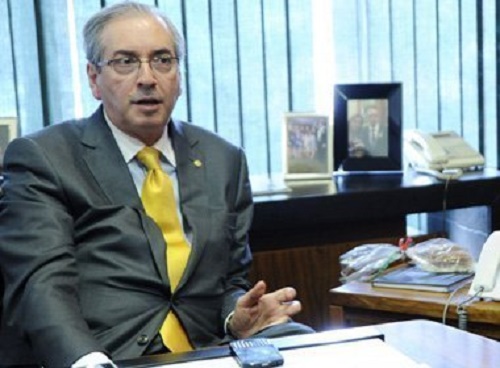 Cunha suspende projeto de livro para estudar os próprios processos, diz coluna