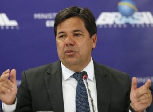 Ministro da Educação proíbe celular em seu gabinete após gravação de Temer