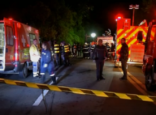 São Paulo: Ônibus que transportava universitários tomba e deixa ao menos 16 mortos