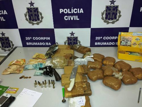 Policia Civil apreende arma e grande quantidade de maconha e Cocaína