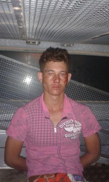 Reincidente em roubo de motos homem é imobilizado por populares e entregue á polícia