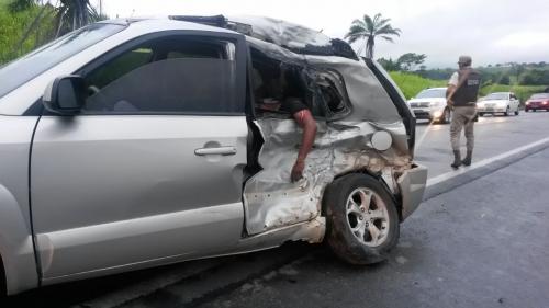 Três PMs morrem e dois ficam feridos em acidente na BR-101, no sul da BA