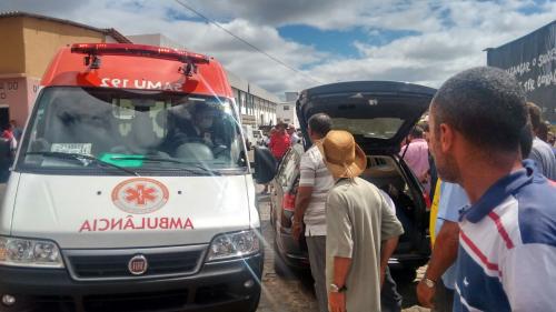 Idoso sofre infarto fulminante e morre na feira - livre do mercado municipal