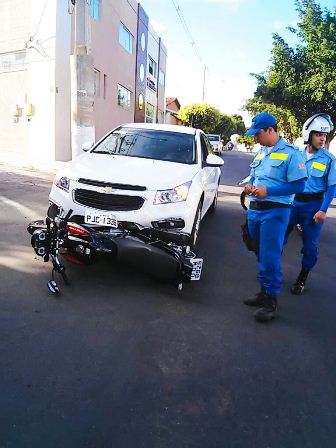 Falta de sinalização adequada provoca mais um acidente na Avenida João Paulo 