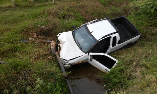 Veículo sai da Pista e capota próximo a Vila Presidente Vargas