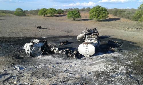 Carreta tomba e explode na BR - 030 próximo a Ibitira, município do Rio do Antônio 