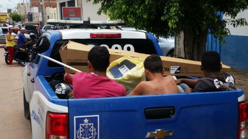 Produtos furtados são recuperados pela polícia de Barra da Estiva, três pessoas foram detidas
