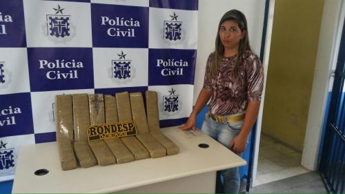 Mulher é presa com grande quantidade de droga próximo a Cesta do Povo