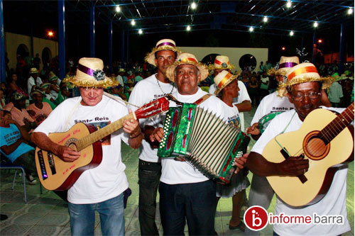 Tradicional apresentação de Ternos de Reis se mantém viva em Ituaçu