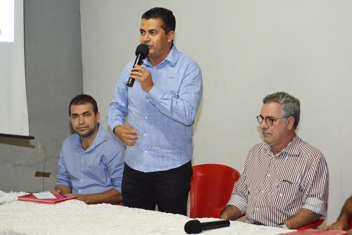 Prefeito de Guajeru participa de reunião para planejamento das eleições 2016