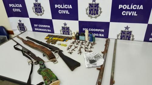 Brumado - Polícia Civil prende homem com armas e veículos adulterados