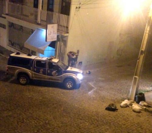 Após perseguição, polícia prende suposto assaltante no Bairro do Tanque em Brumado