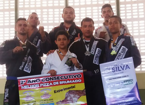 Equipe de Jiu-jitsu de Brumado participou de campeonato realizado em Guanambi